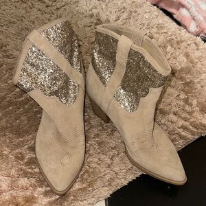 Dolce Vita Glittery Beige Ankle Boots